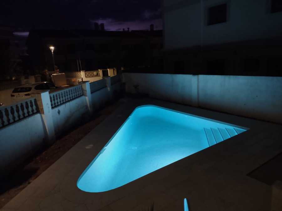 Piscina Triangular. Foto nocturna.