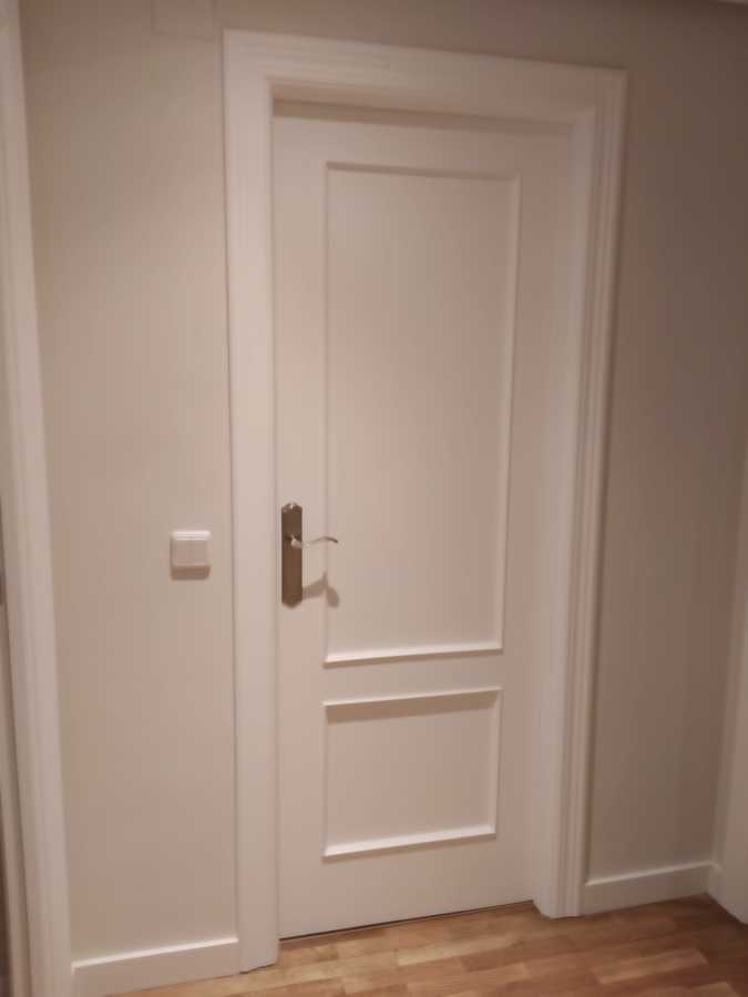 Lacado de puertas en blanco mate