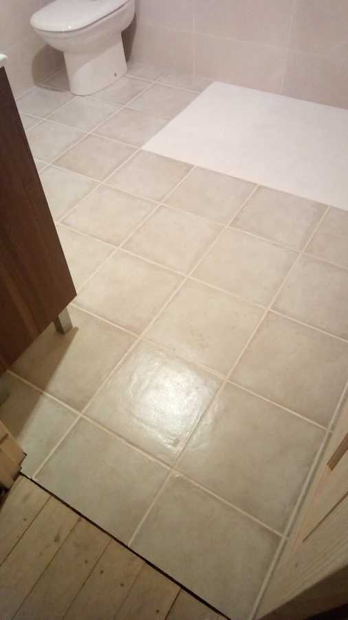Pavimento en baño