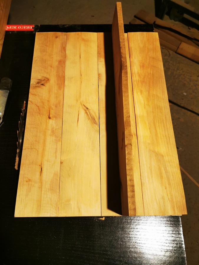 Estantería cuelgallaves para cuadro de luz