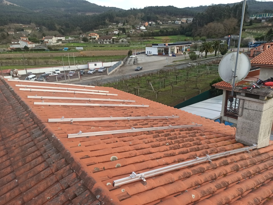 Instalación de estructuras para instalacion fotovoltaica