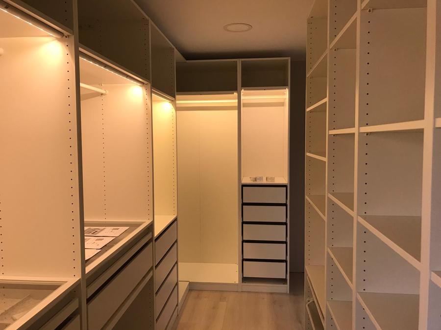 VESTIDOR Y MONTAJES