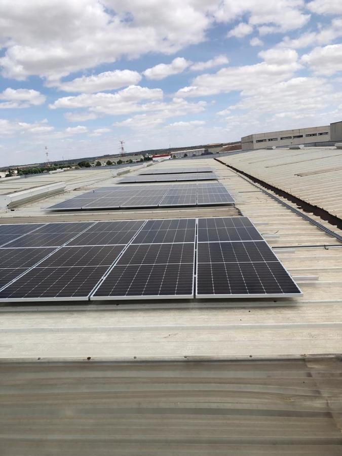 INSTALACIÓN ENERGÍA SOLAR FOTOVOLTAICA AUTOCONSUMO