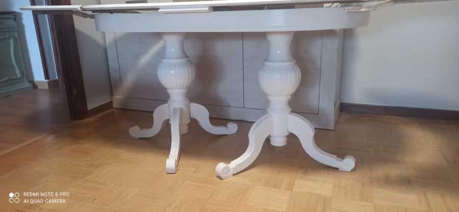 Mesa lacada