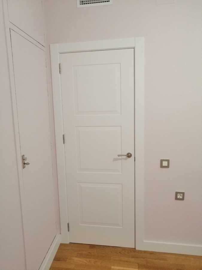 PUERTA LACADA EN BLANCO