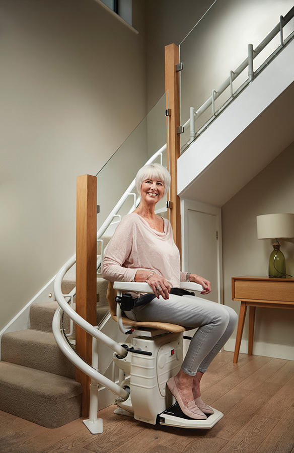 Silla salvaescaleras curva