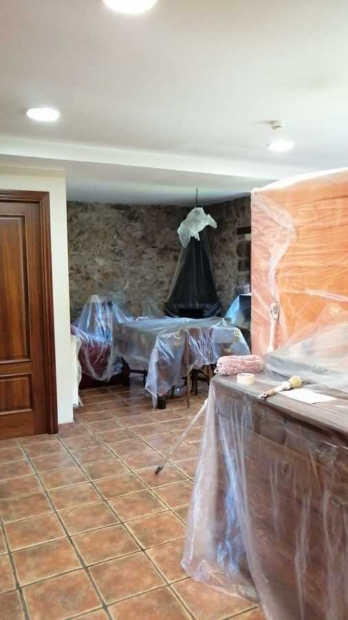 Barnizado en piedra