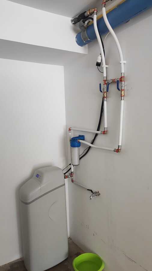 Instalación descalcificador de agua