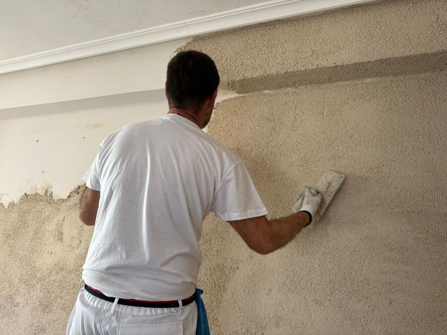 Tratamiento anticondensación en pared y viga.