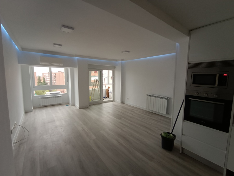 Candileja con luz  led con suelo de tarima vinilico