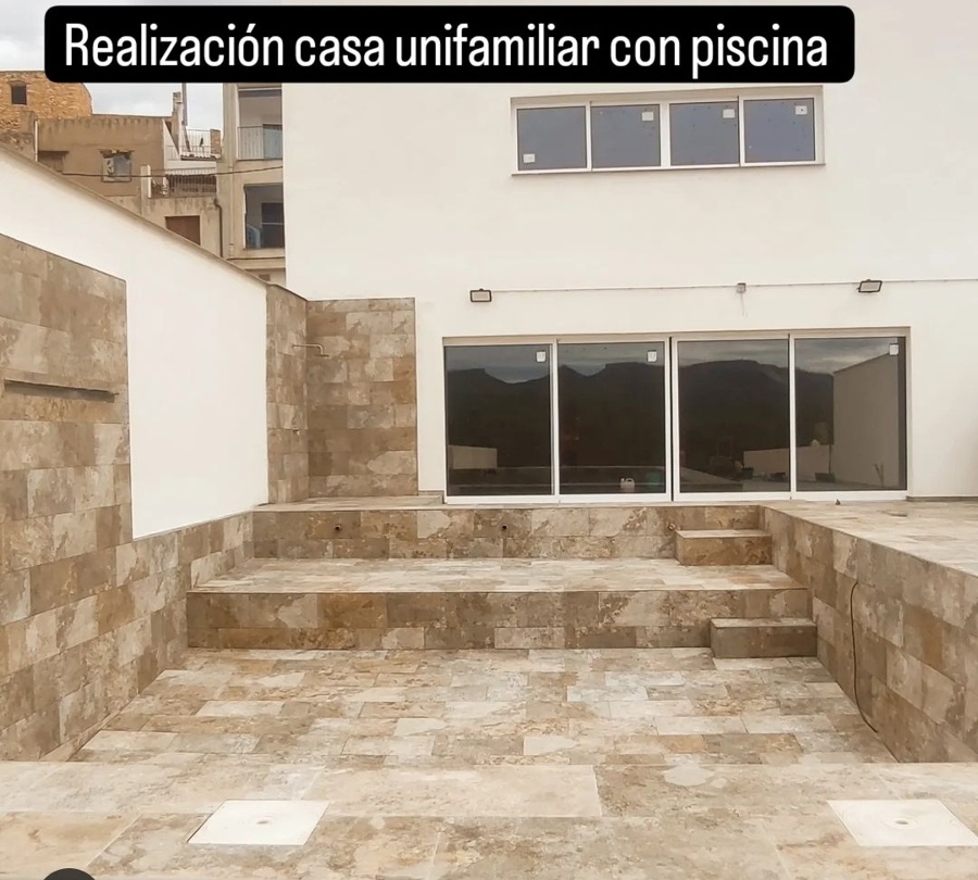 Casa unifamiliar con piscina