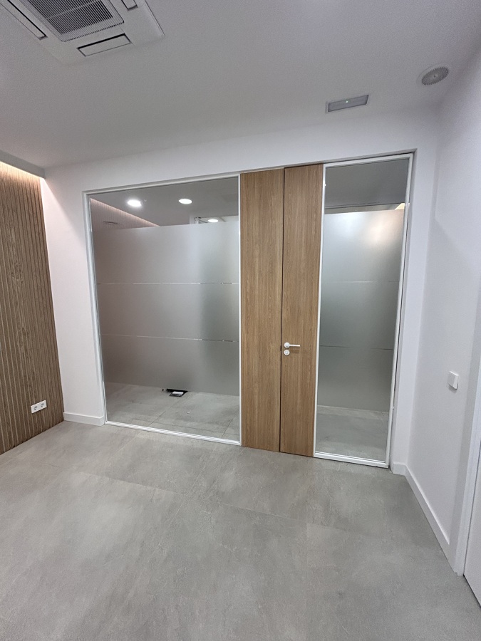 Puerta con mampara
