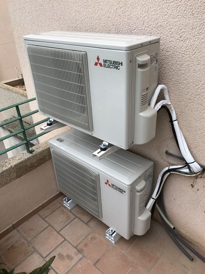 Instalación 2 máquinas de aire acondicionado MITSUBISHI ELECTRIC