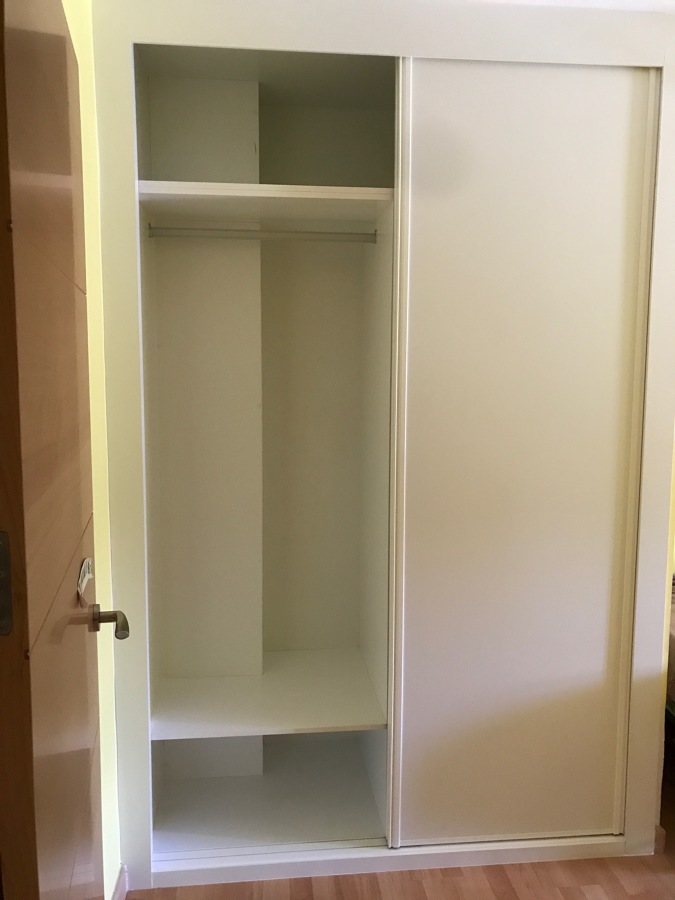 Foto: Armario Corredera Puertas Lisas Lacadas Blancas de Puertas Málaga
