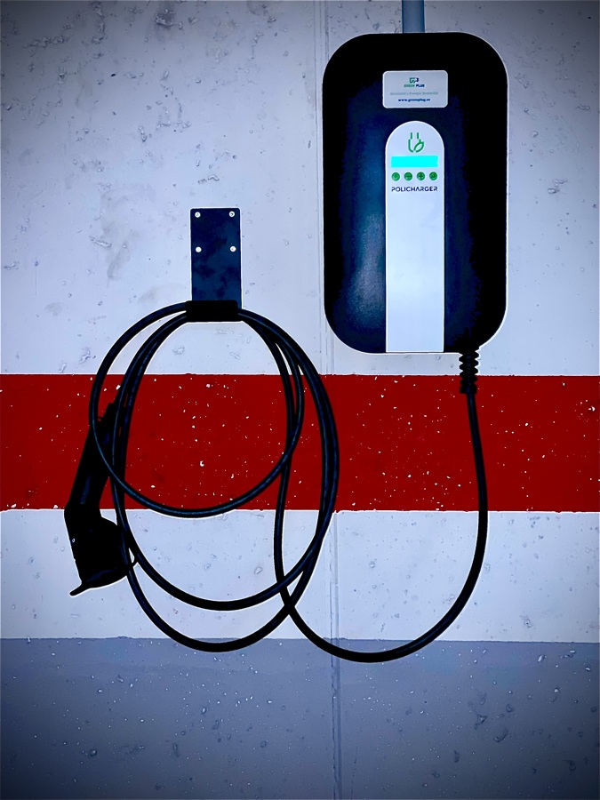 Cargador Eléctrico policharger