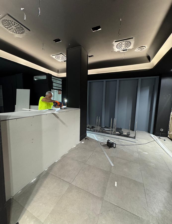 Pintura y pladdur local comercial