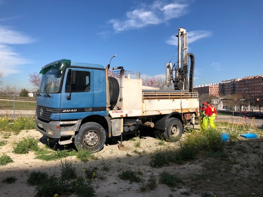 CAMION DE SONDEOS