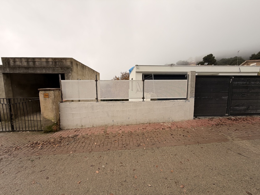 Reja de frente de una casa