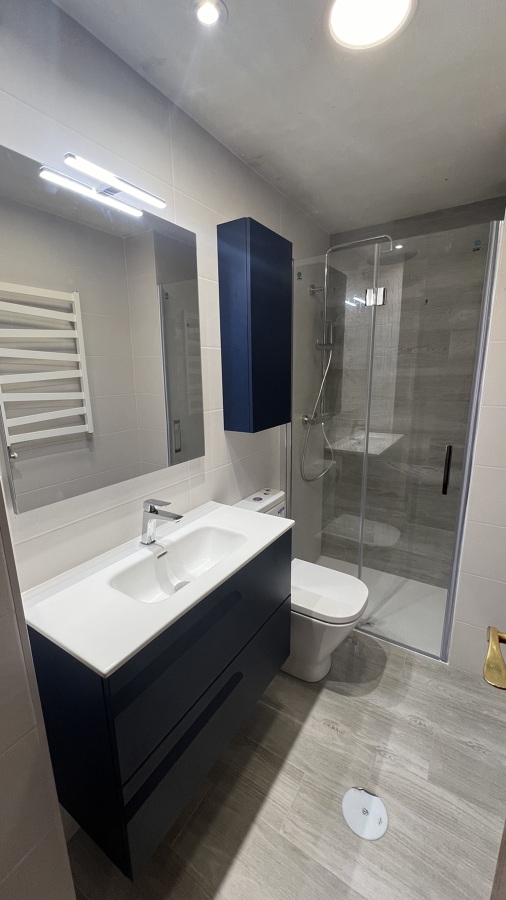 Baño azul