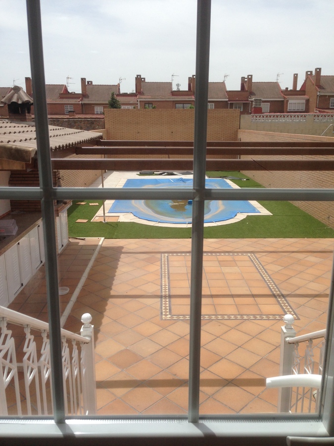 piscina y porche