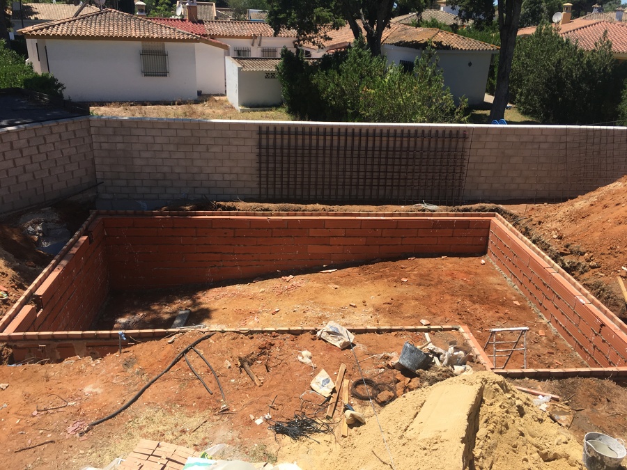 Comienzo construcción piscina