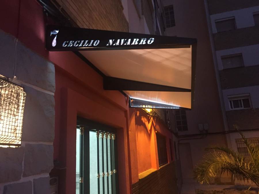 Tejadillo acero y policarbonato con luz led