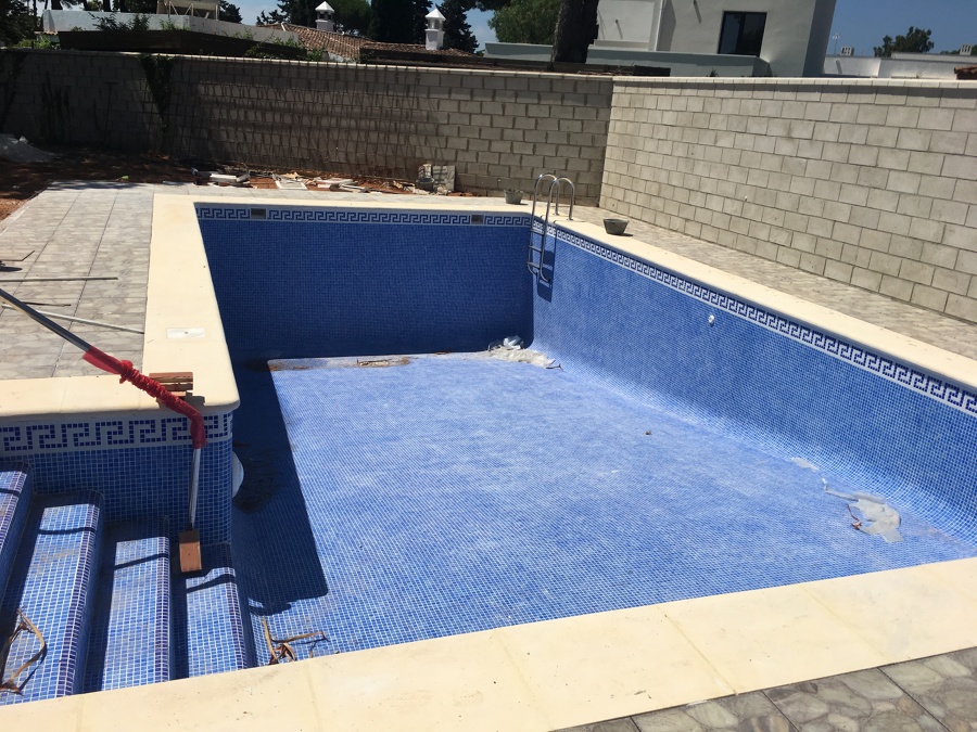 Alicatado piscina