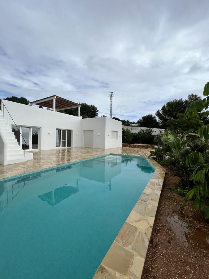 Exterior chalet de lujo de obra nueva