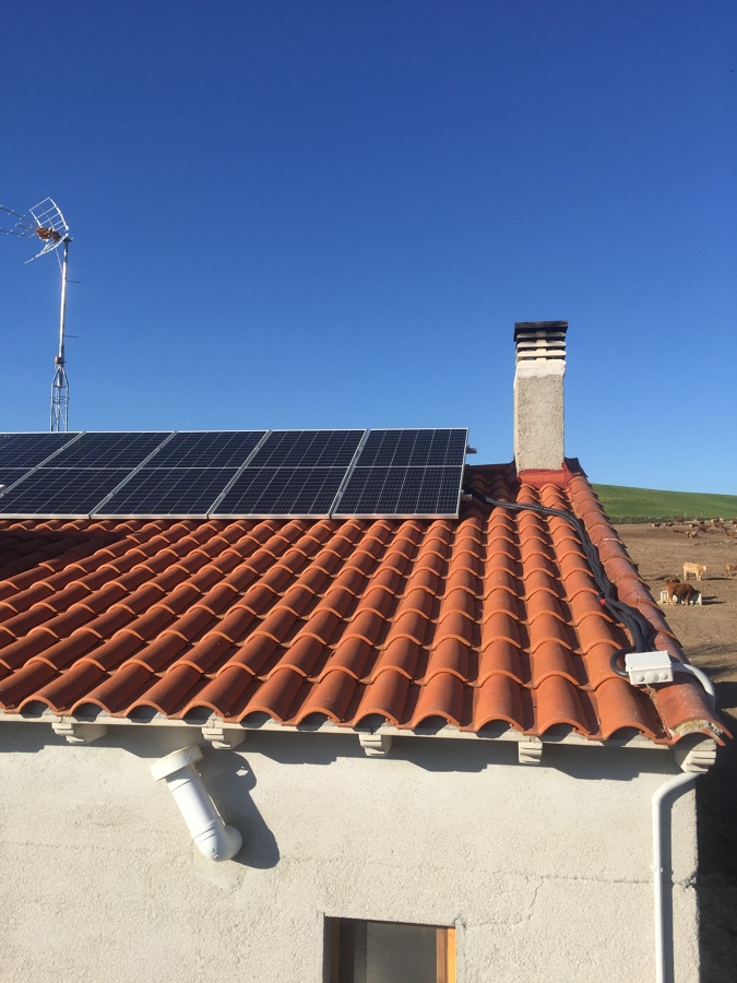 INST. FOTOVOLTAICA AISLADA EN VIVERO