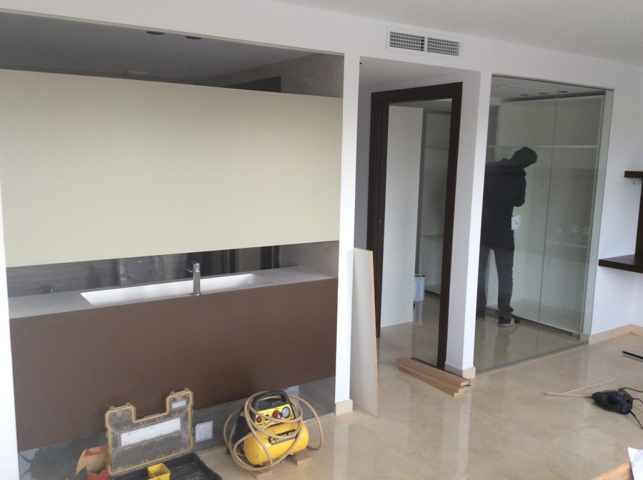 mueble separador baño dormitorio