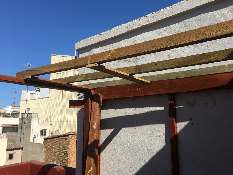 CASETA MADERA