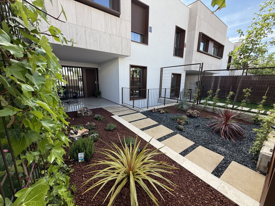 Jardín bajo mantenimiento