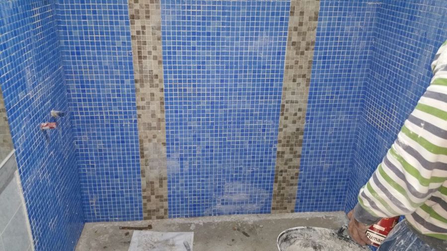 QUITAR BAÑERA Y HACER PLATO Y ZONA DE DUCHA DE OBRA FABRICA