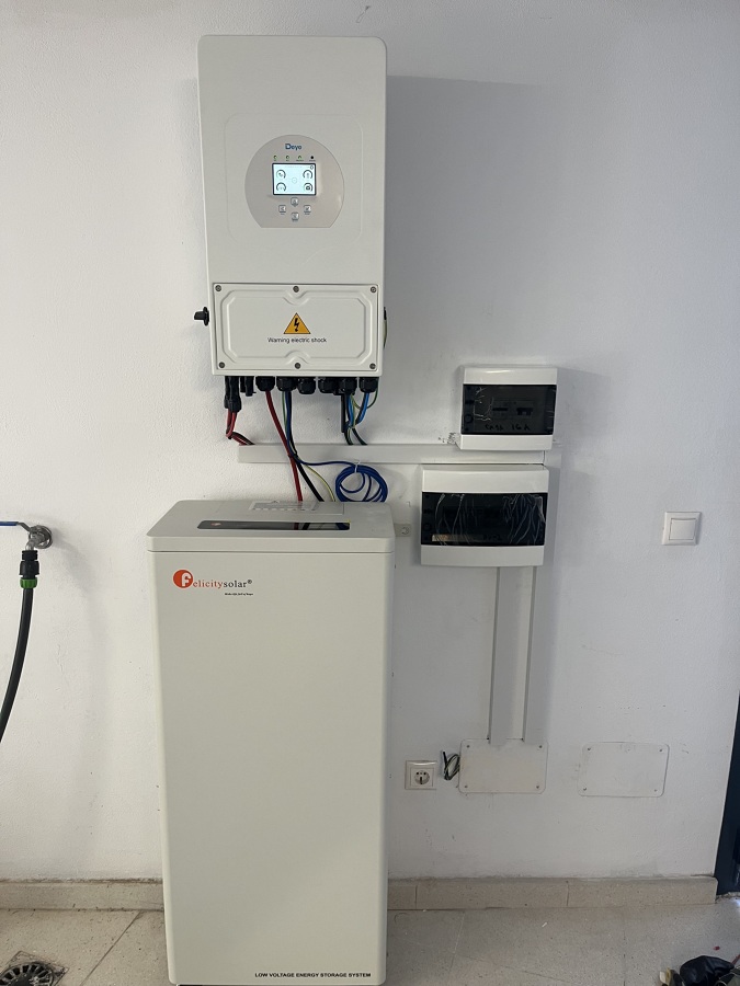 Inversor 8kw + batería 15 kw