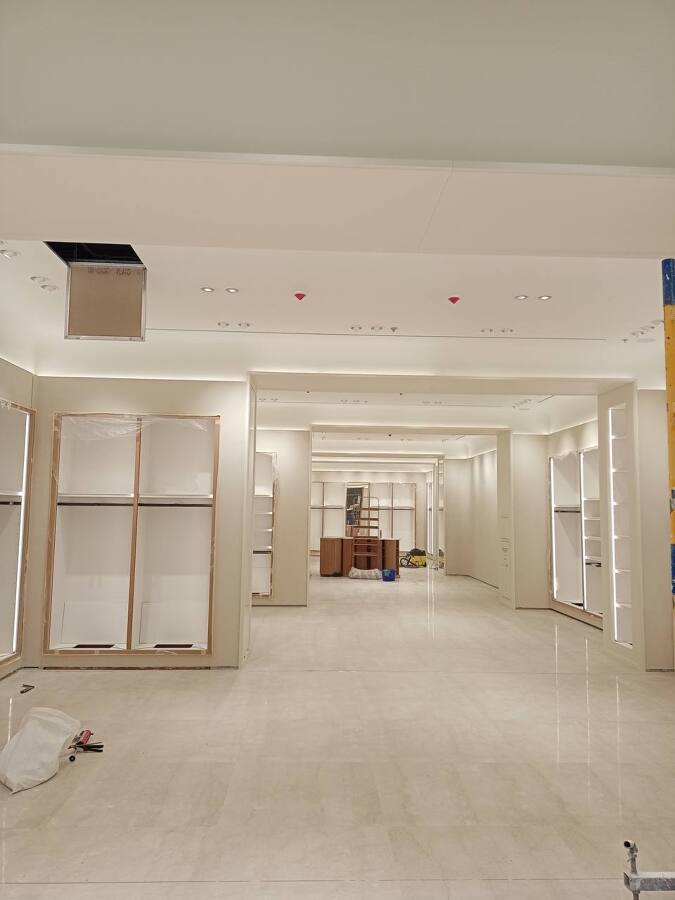 Reforma integral de tienda Massimo Dutti llave en mano