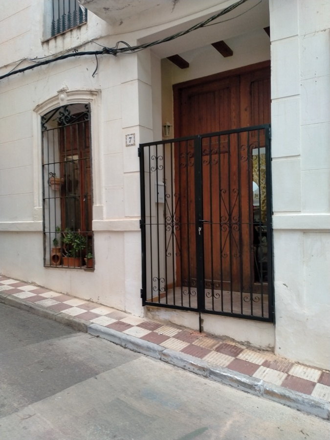reacondicionado y adaptación de puertas recicladas