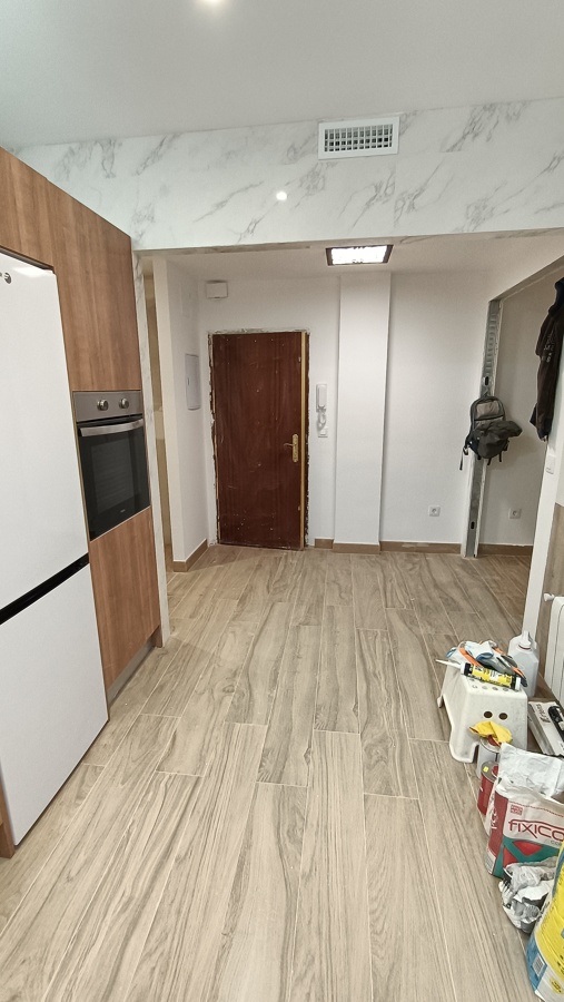 Entrada y cocina casi terminado