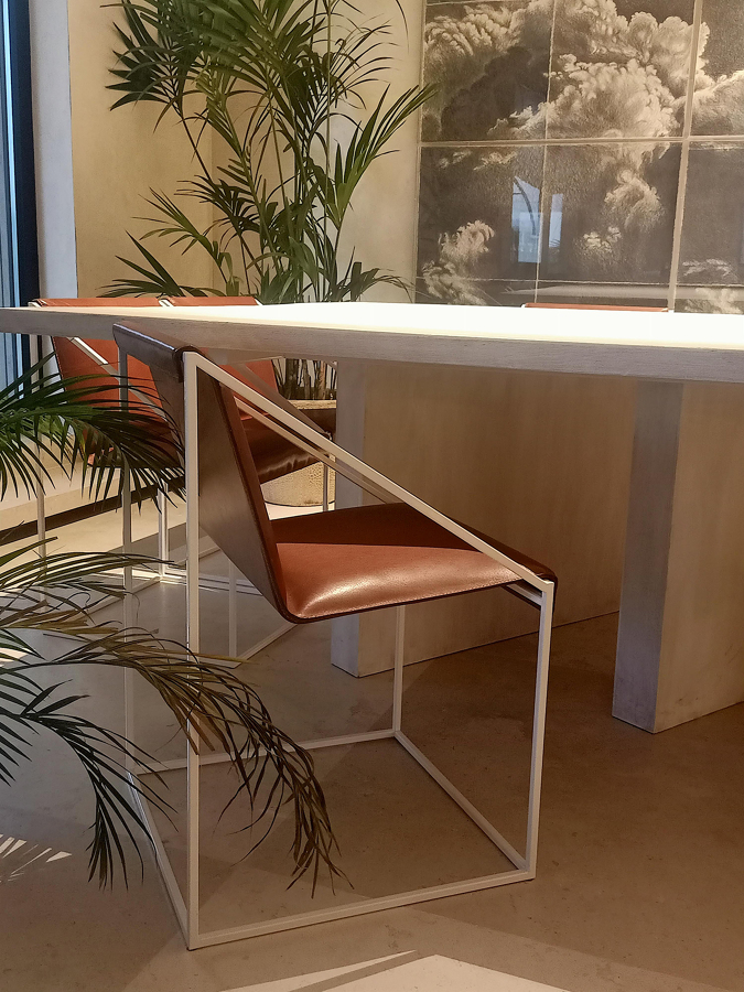 Mesa y sillas de diseño