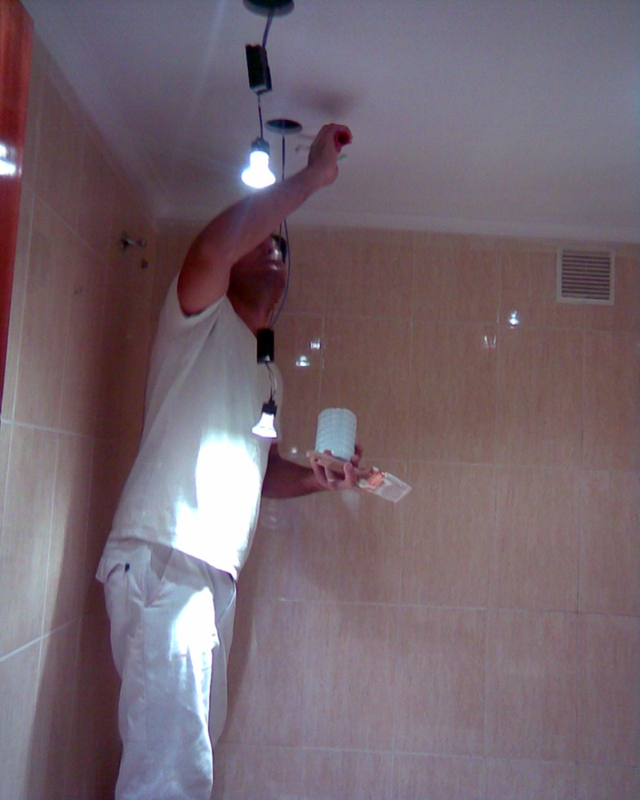 IMPERMEABILIZANDO BAÑO CONTRA HUMEDAD
