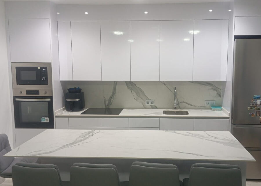 Instalación de encimera de cocina