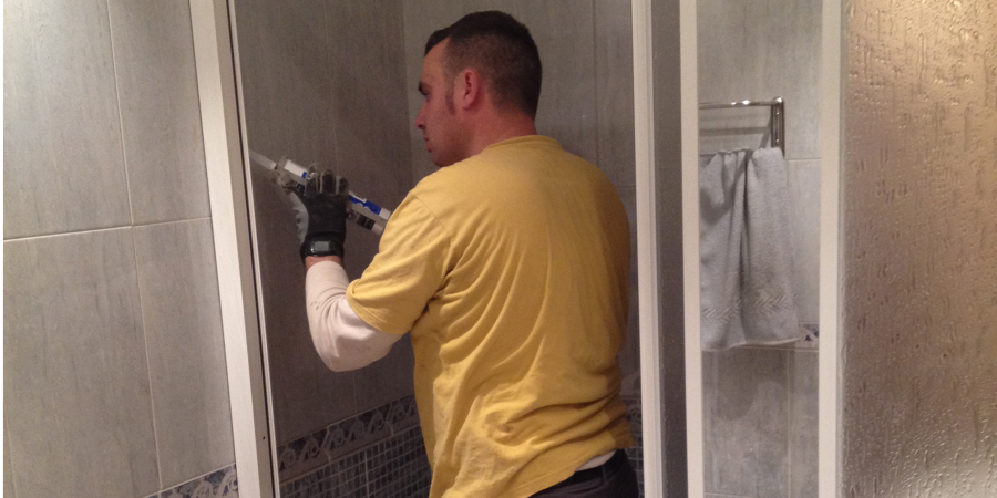Instalación mampara baño