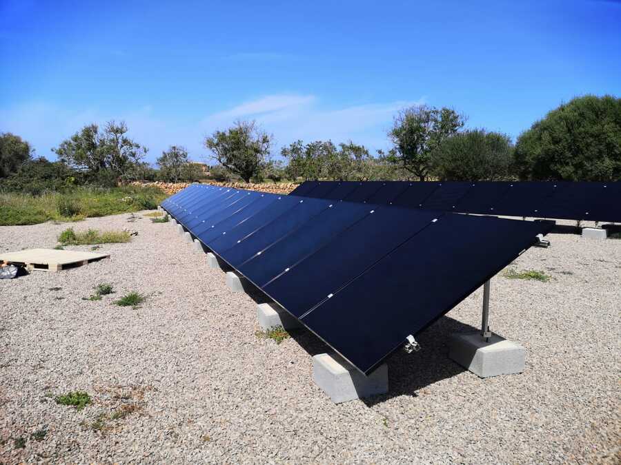 Instalacion 20Kw lastrada en suelo rústico