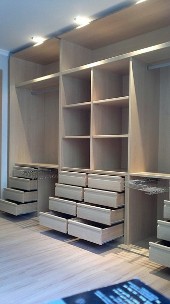 Interior de armario empotrado