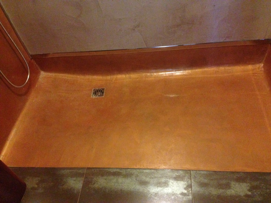 plato de ducha de obra revestido microcemento