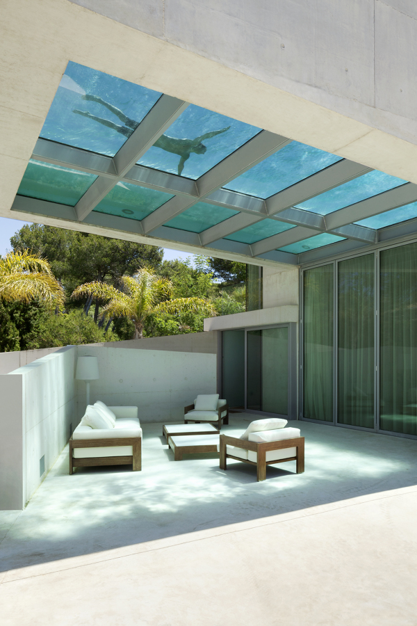 TERRAZA Y PISCINA ELEVADA