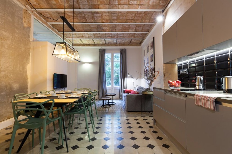 Salón con suelo hidráulico
