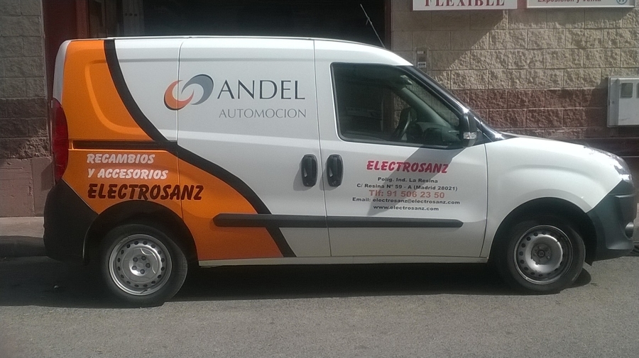 Vinilo en furgoneta
