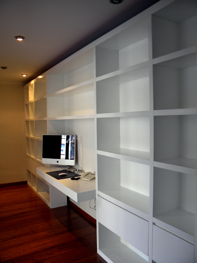 Librería lacada