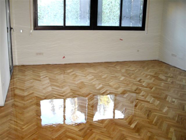 lijado y barnizado