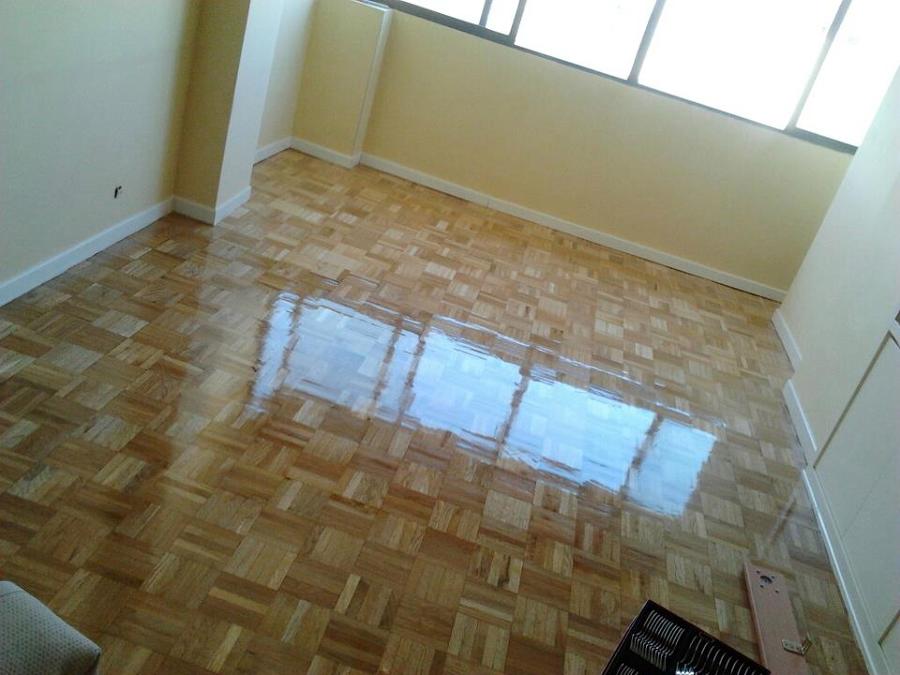 Lijado y barnizado